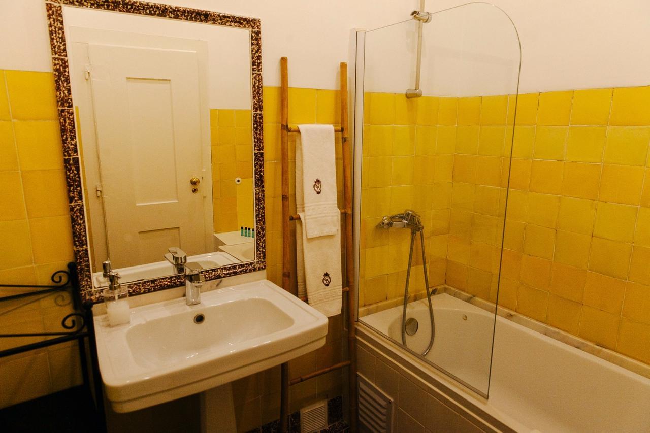 Hostel G&b - And Wines *