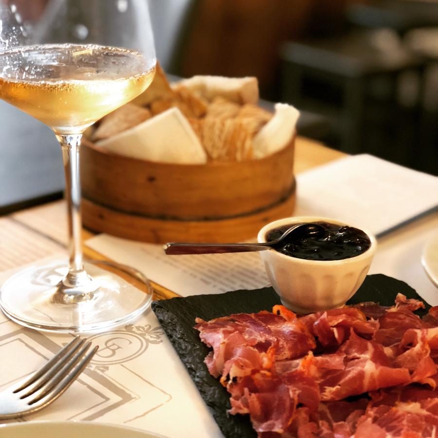 G&b - And Wines Albergue *