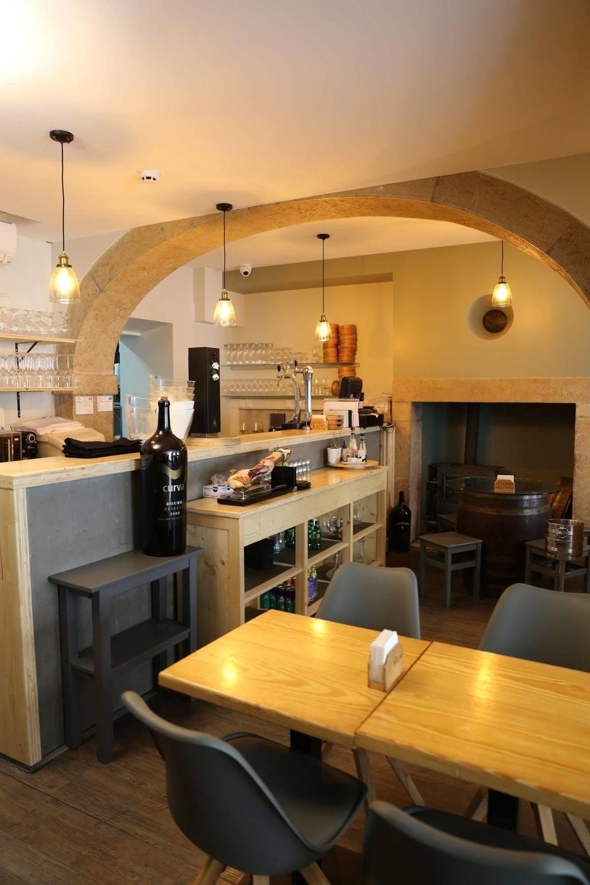 G&b - And Wines Hostel Lisbon