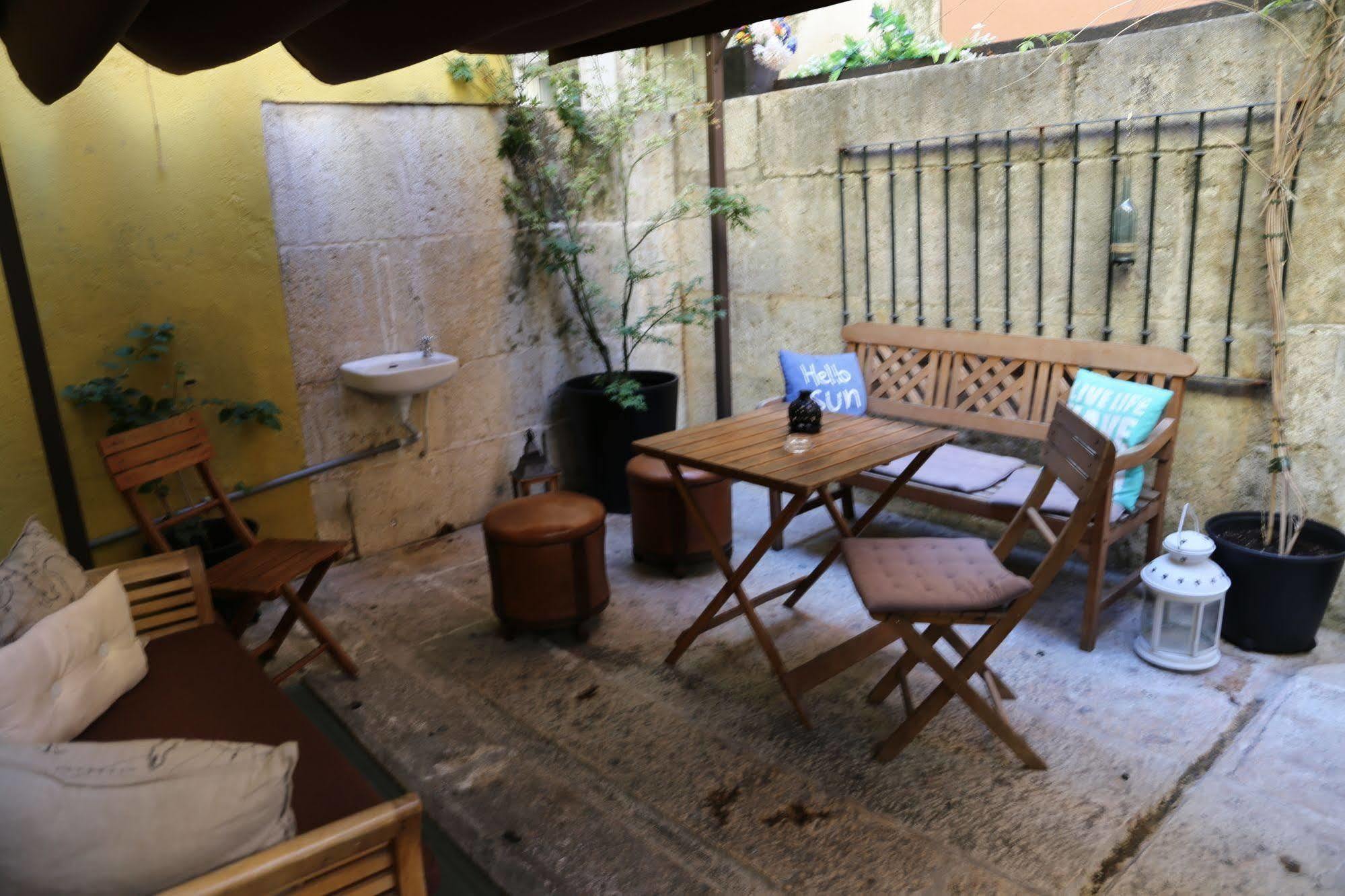 G&b - And Wines Albergue